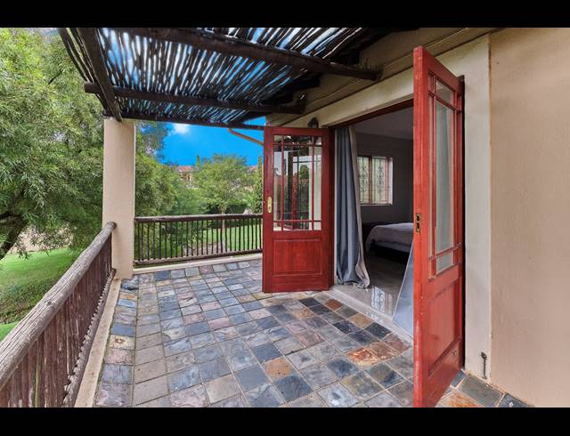 2 BEDROOM TOWNHOUSE FOR SALE IN RUIMSIG